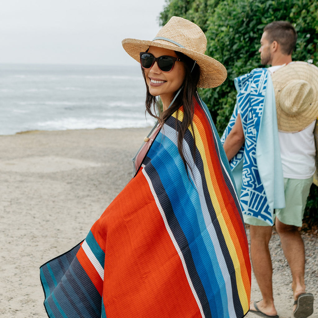 ET Online Names Knockaround Adventure Towels "Best for a Comfy Day by the Water"