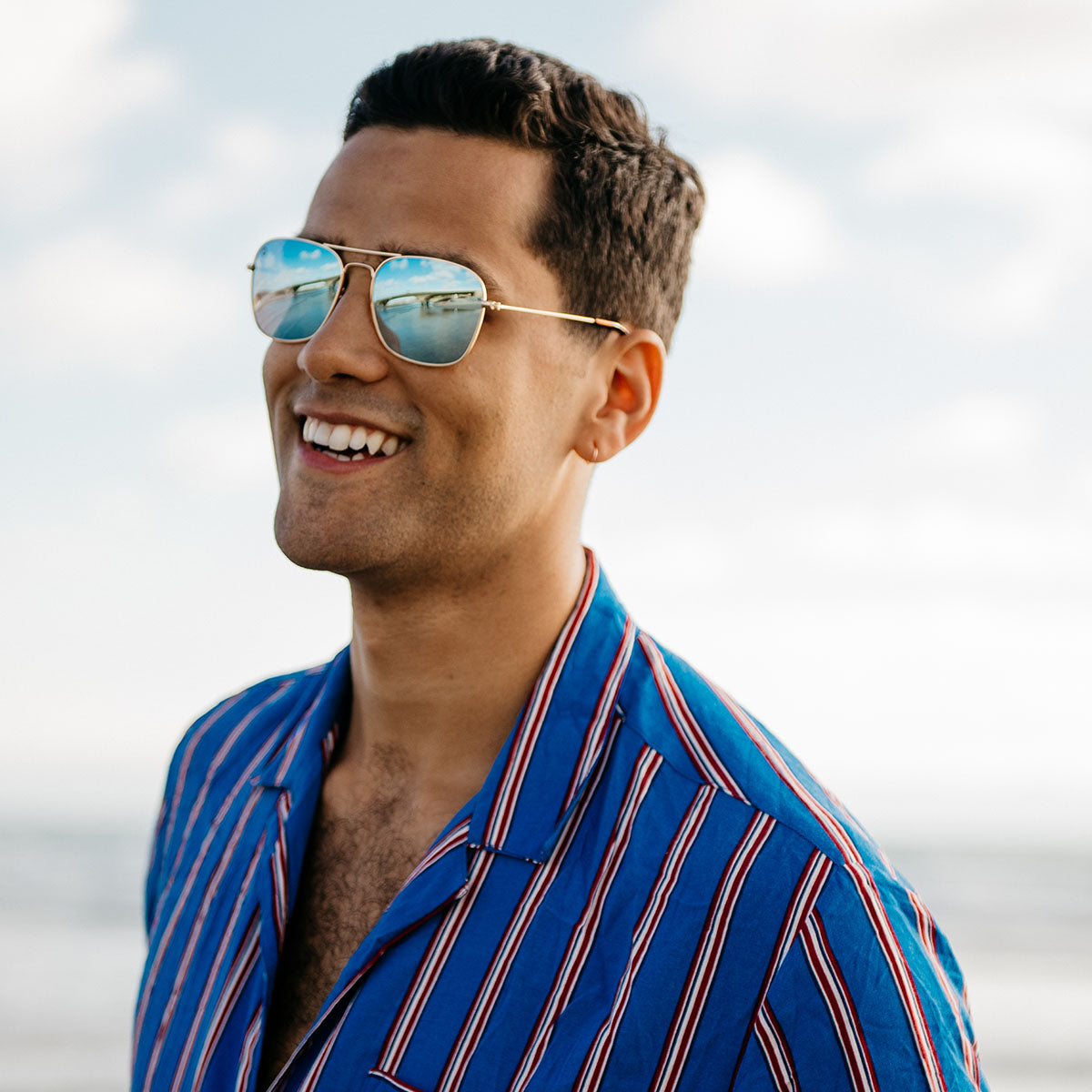 Wearing Aviator Shades Men Man Wearing Aviator Sunglasses For Men