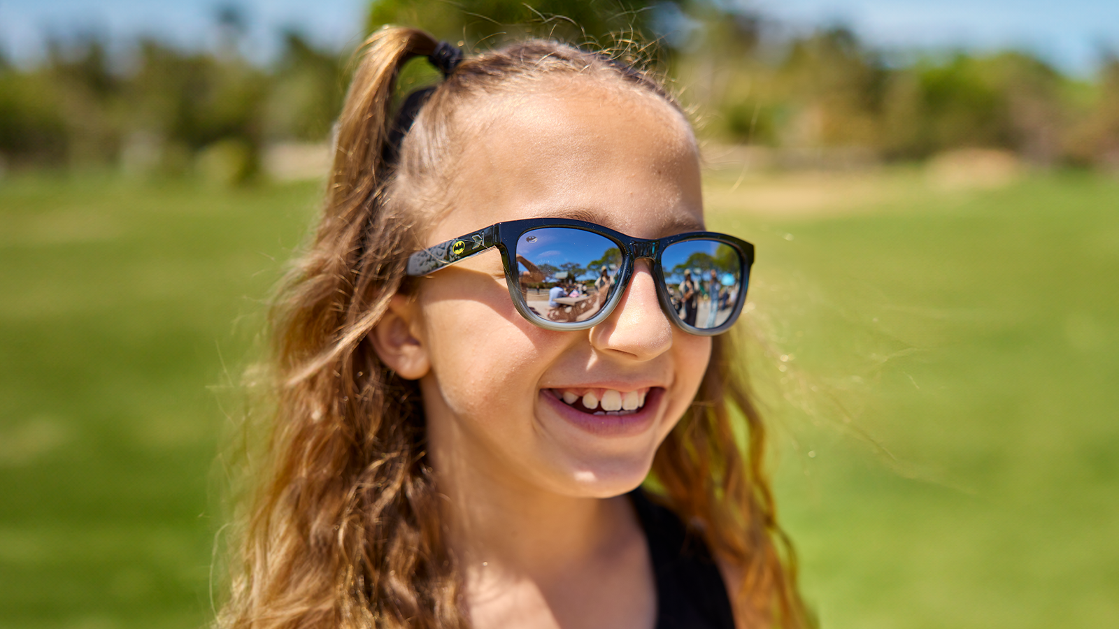 Female kid wearing Batman Kids Premiums