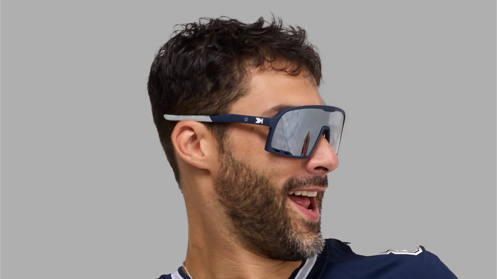 Men wearing Dallas Cowboys Campeones Sunglasses