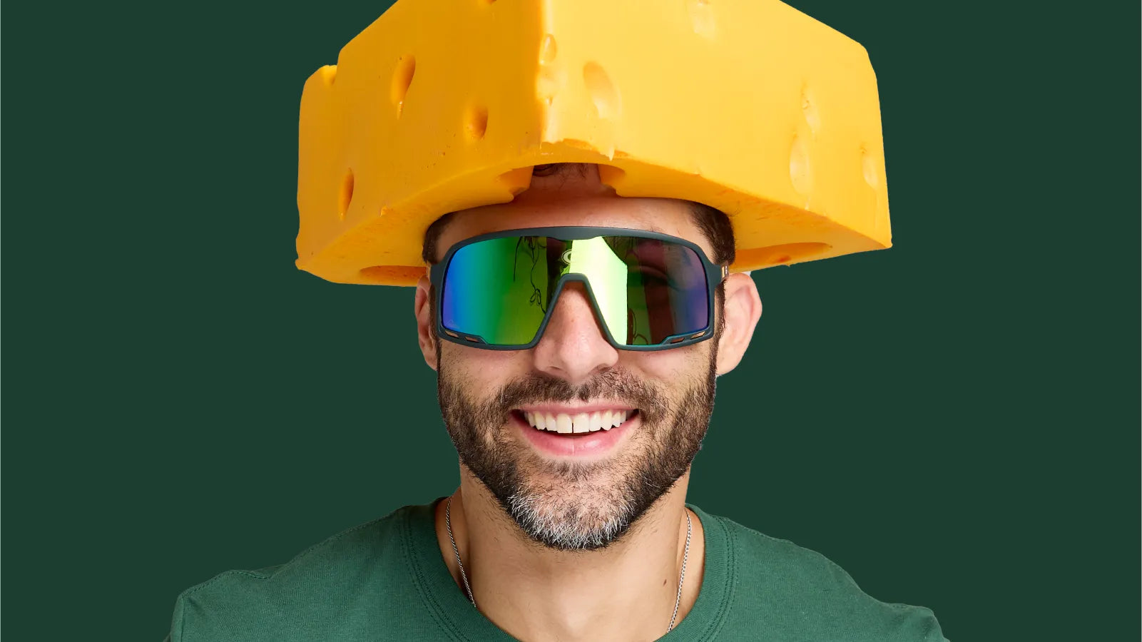Men wearing Green Bay Packers Campeones Sunglasses