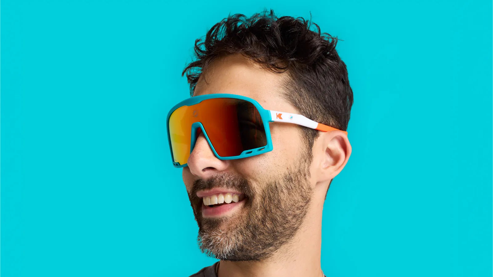 Men wearing Miami Dolphins Campeones Sunglasses