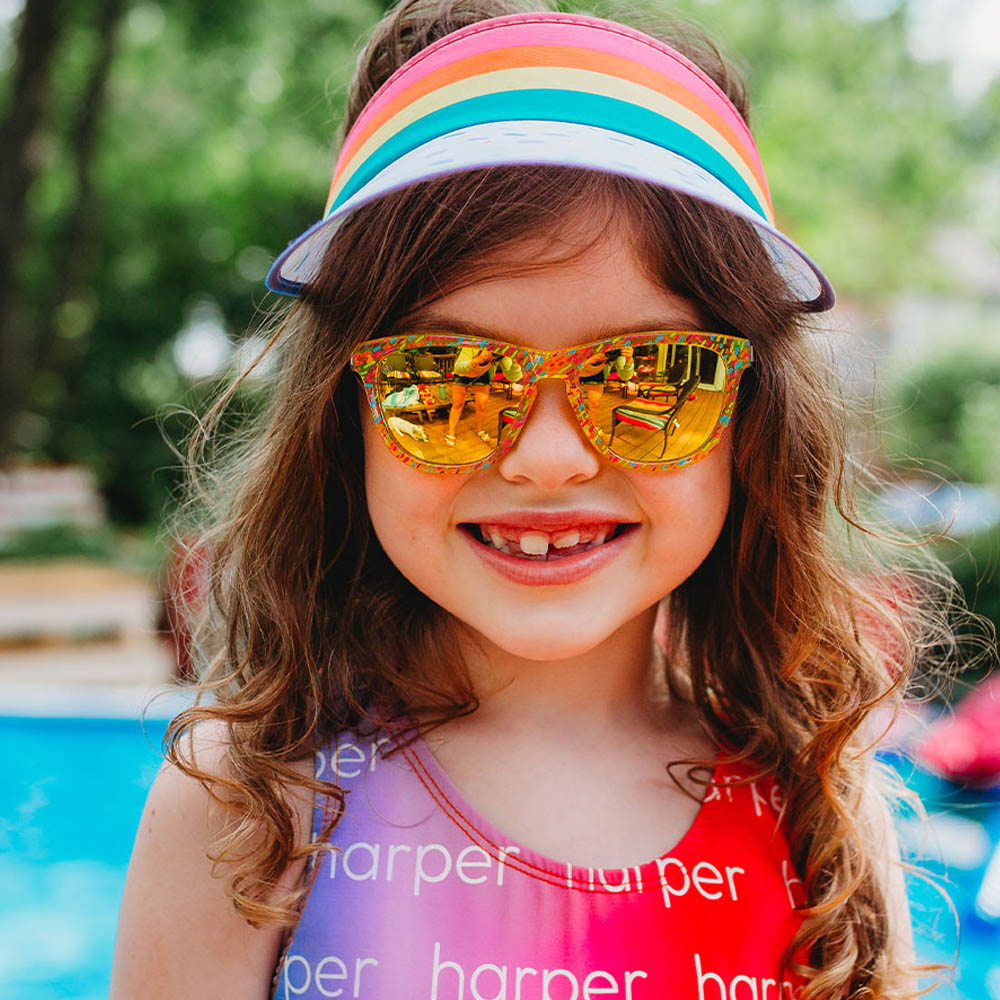 Girl wearing Pinata Party Kids Premiums Sunglasses