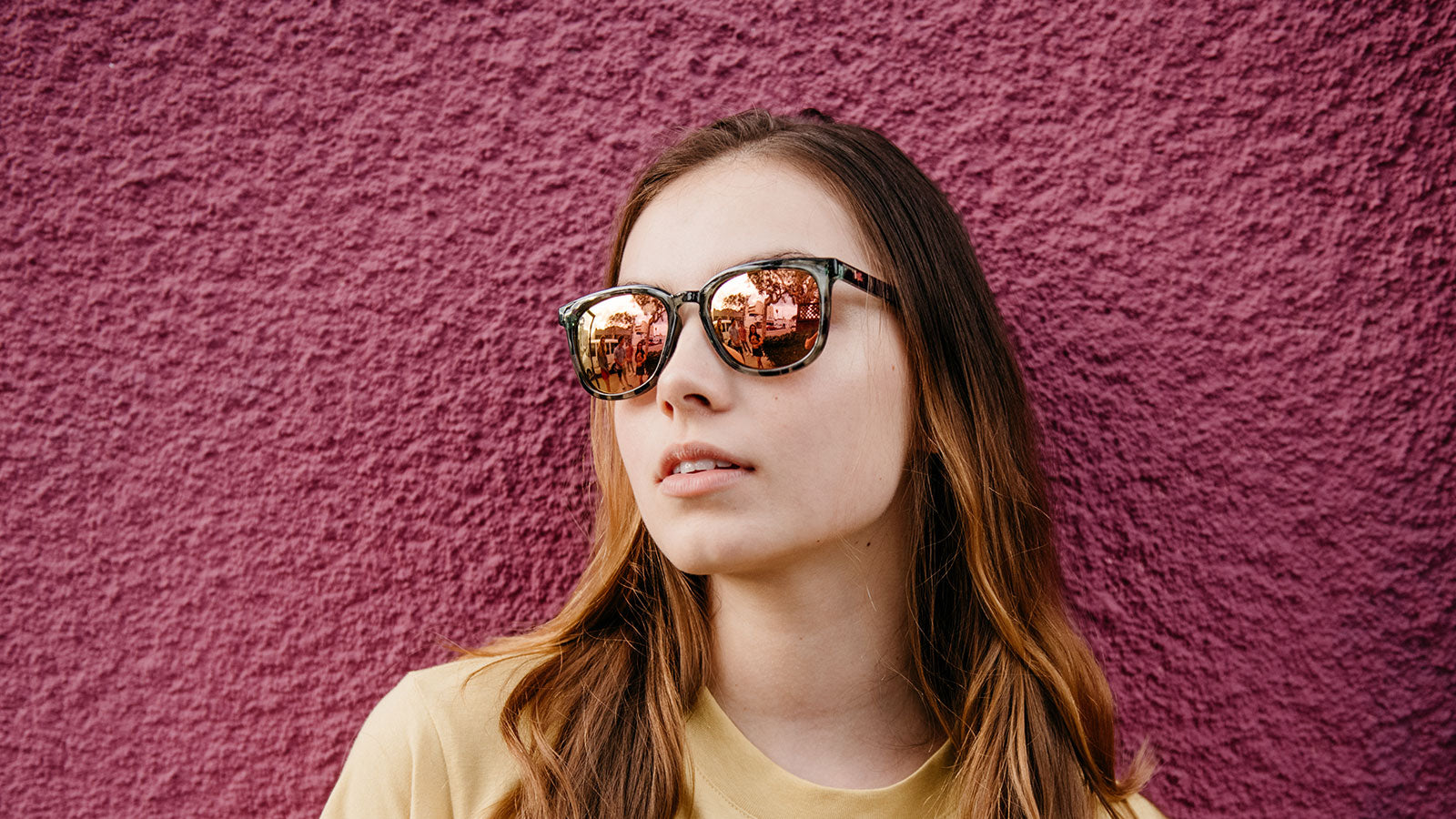 Women wearing Slate Tortoise Shell / Rose Gold Paso Robles Sunglasses