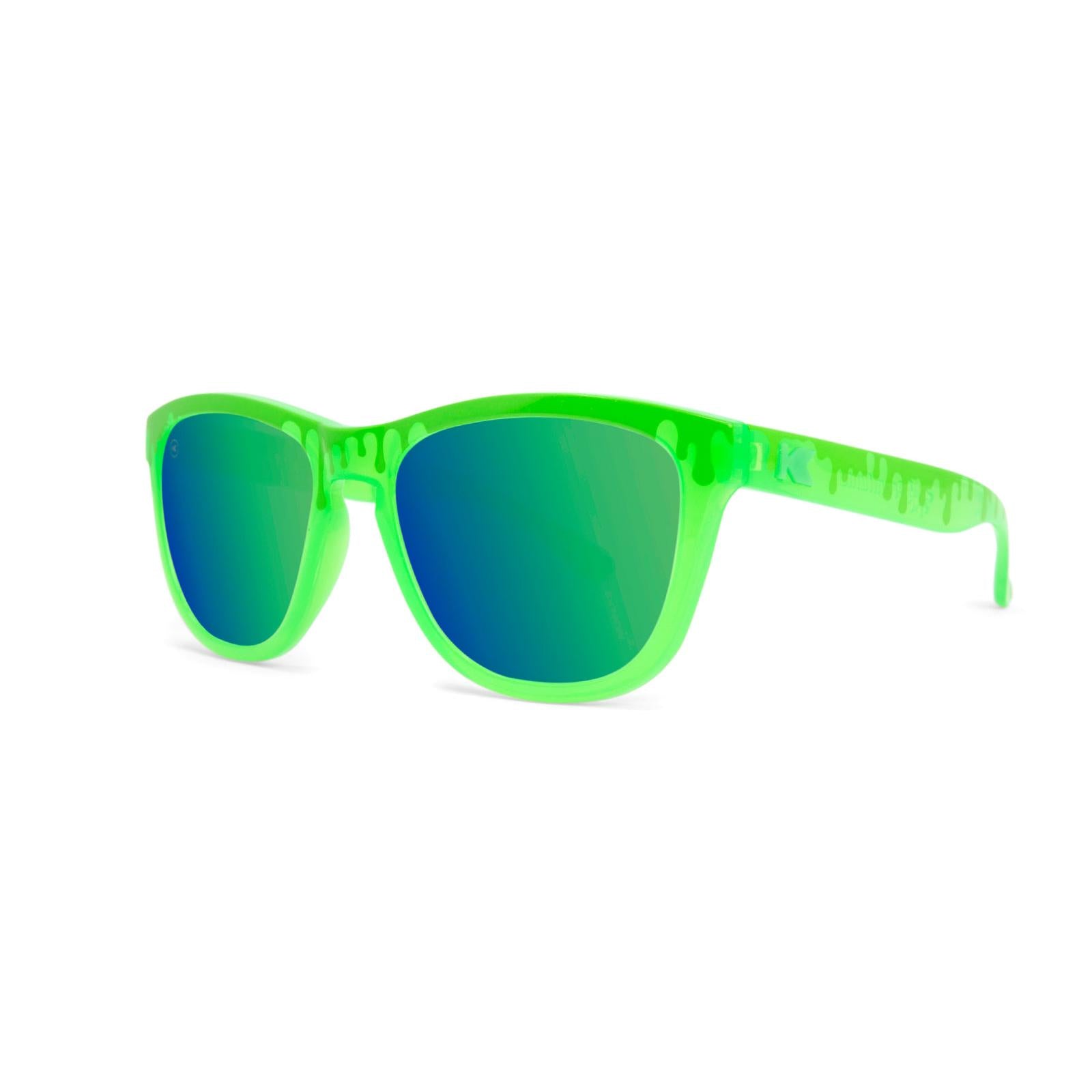 Kids Sunglasses with Glossy Green Frame and Green Lenses, Threequarter