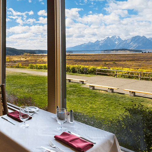 What are the top restaurants in the US with the best views