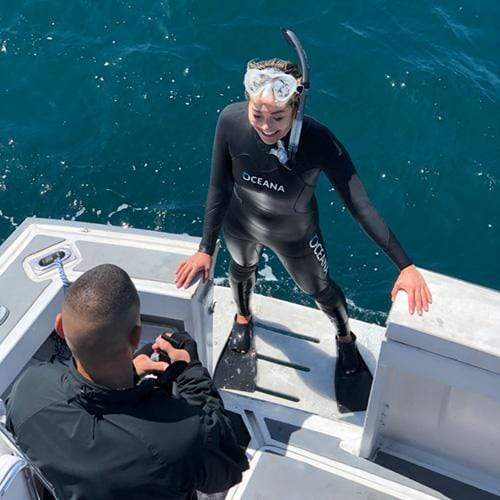 Diving For Sharks with Jenna Ushkowitz