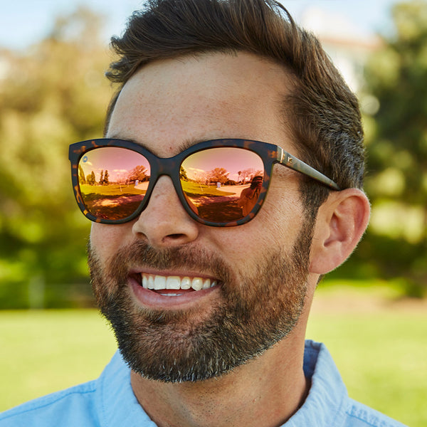 Men wearing Matte Tortoise Shell / Rose Gold Deja Views Sunglasses