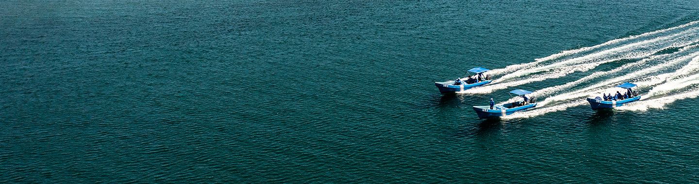 images of boats in the ocean