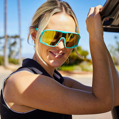 Women wearing House Party Campeones Sunglasses
