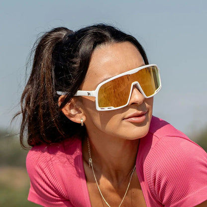 Women wearing Starlight Campeones Sunglasses