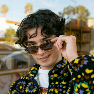 Men wearing Cortado Panoramas Sunglasses