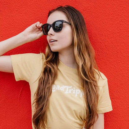 Women wearing Black on Black Deja Views Sunglasses