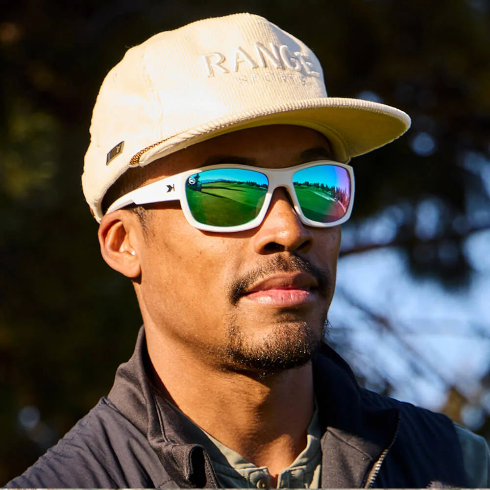 Men wearing Aura High Stakes
