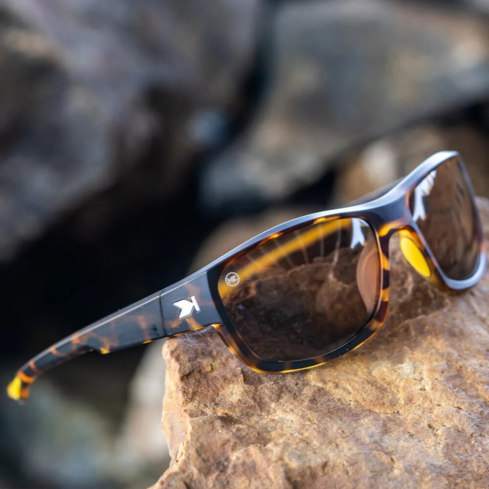 Lifestyle photo of Tigers Eye High Stakes

