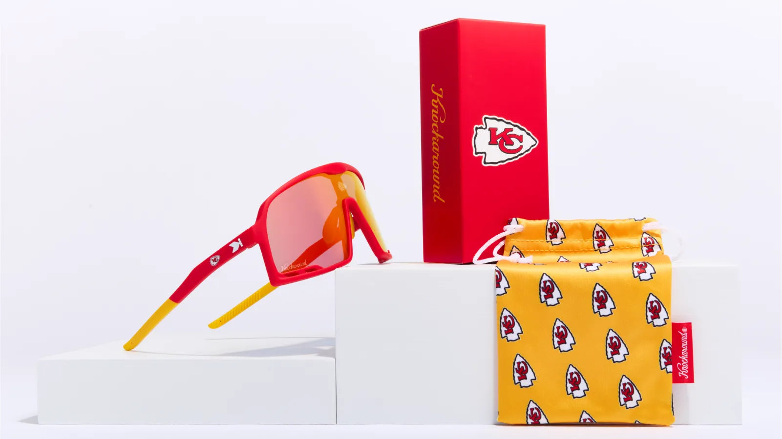 Lifestyle photo of Kansas City Chiefs Campeones Sunglasses