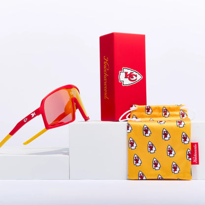 Lifestyle photo of Kansas City Chiefs Campeones Sunglasses
