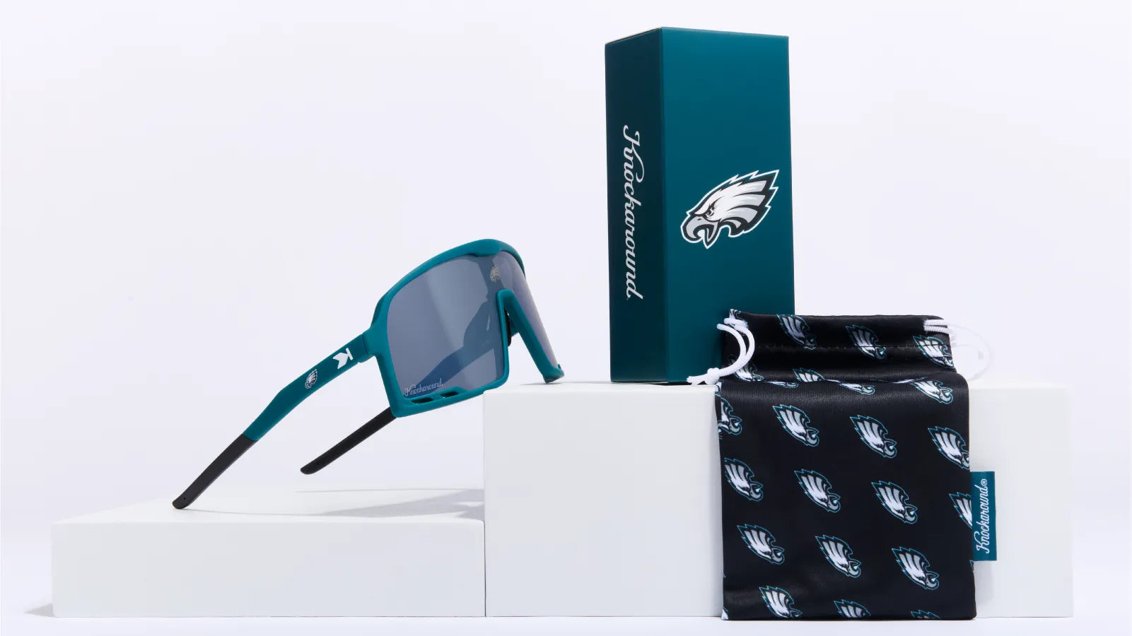 Lifestyle photo of Philadelphia Eagles Campeones Sunglasses