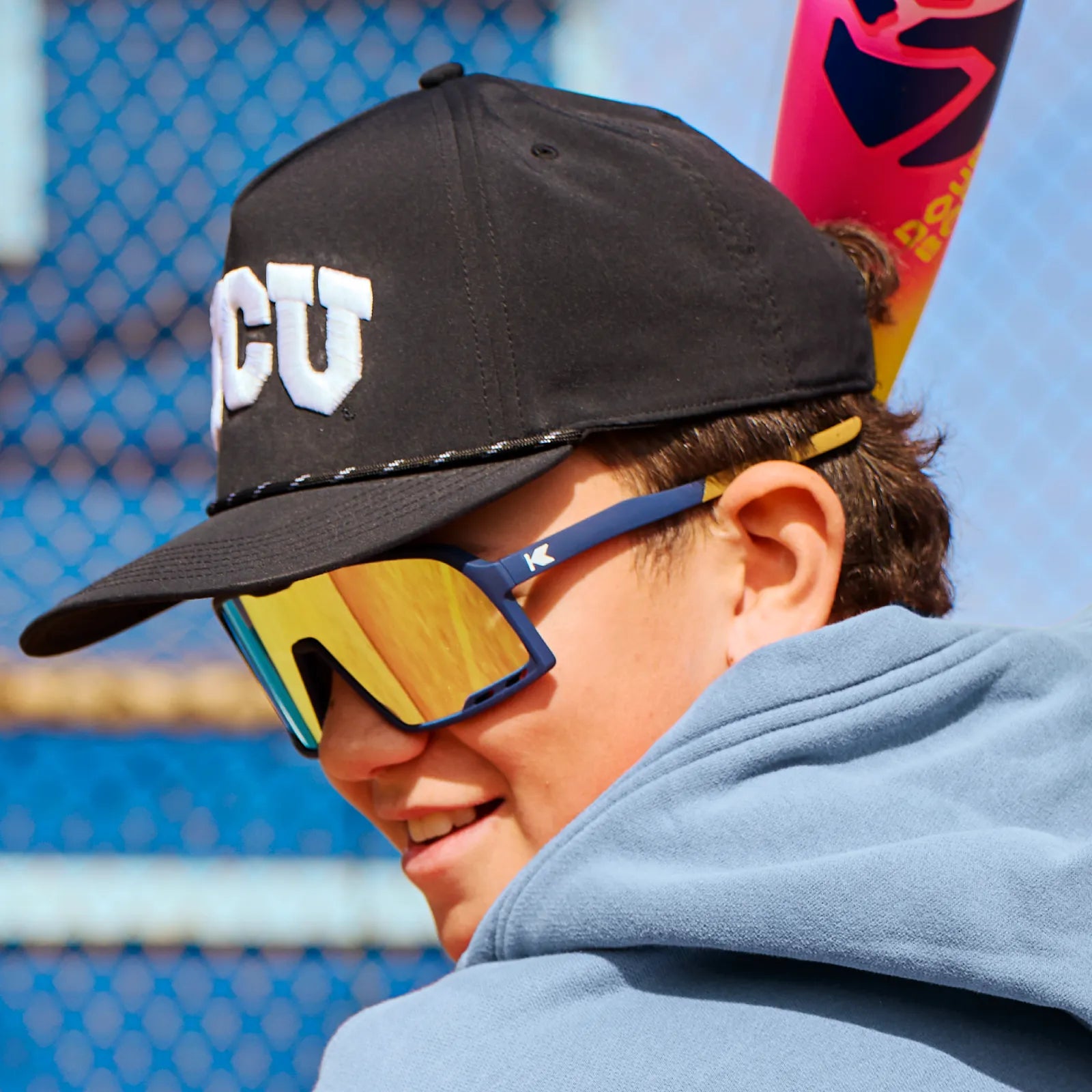 Men wearing Trophy Case Campeones Sunglasses