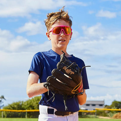 Boy wearing Spring Break Kids Campeones Sunglasses
