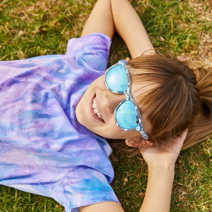 Girl wearing Head in the Clouds Kids Premiums Sunglasses
