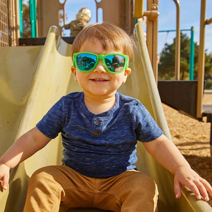 Boy wearing Slime Time Kids Premiums Sunglasses
