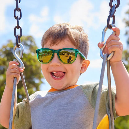 Boy wearing Teenage Mutant Ninja Turtles Kids Premiums Sunglasses
