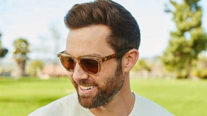 Man wearing On The Rocks Premiums