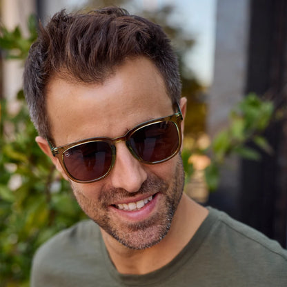 Men wearing Aged Sage / Amber Paso Robles Sunglasses