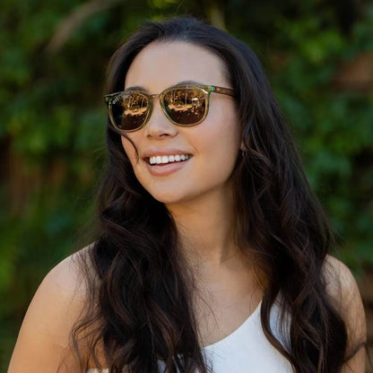 Women wearing Aged Sage / Amber Paso Robles Sunglasses
