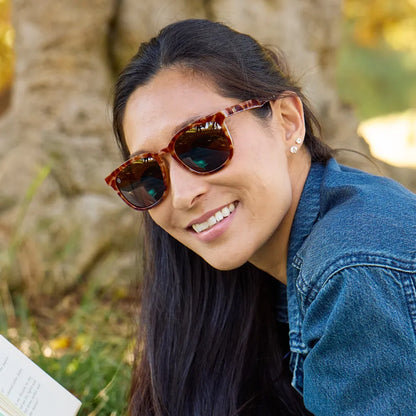 Women wearing Glossy Blonde Tortoise Shell / Amber Paso Robles Sunglasses