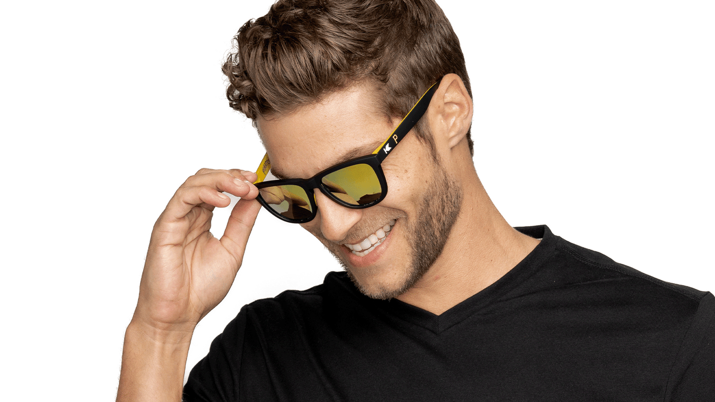 Man weaaring MLB Pittsburgh Pirates Sunglasses