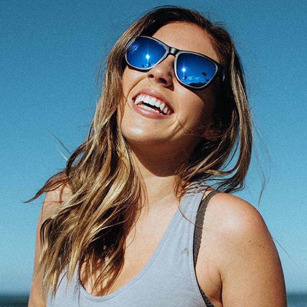 Women wearing Black / Moonshine Premiums Sunglasses
