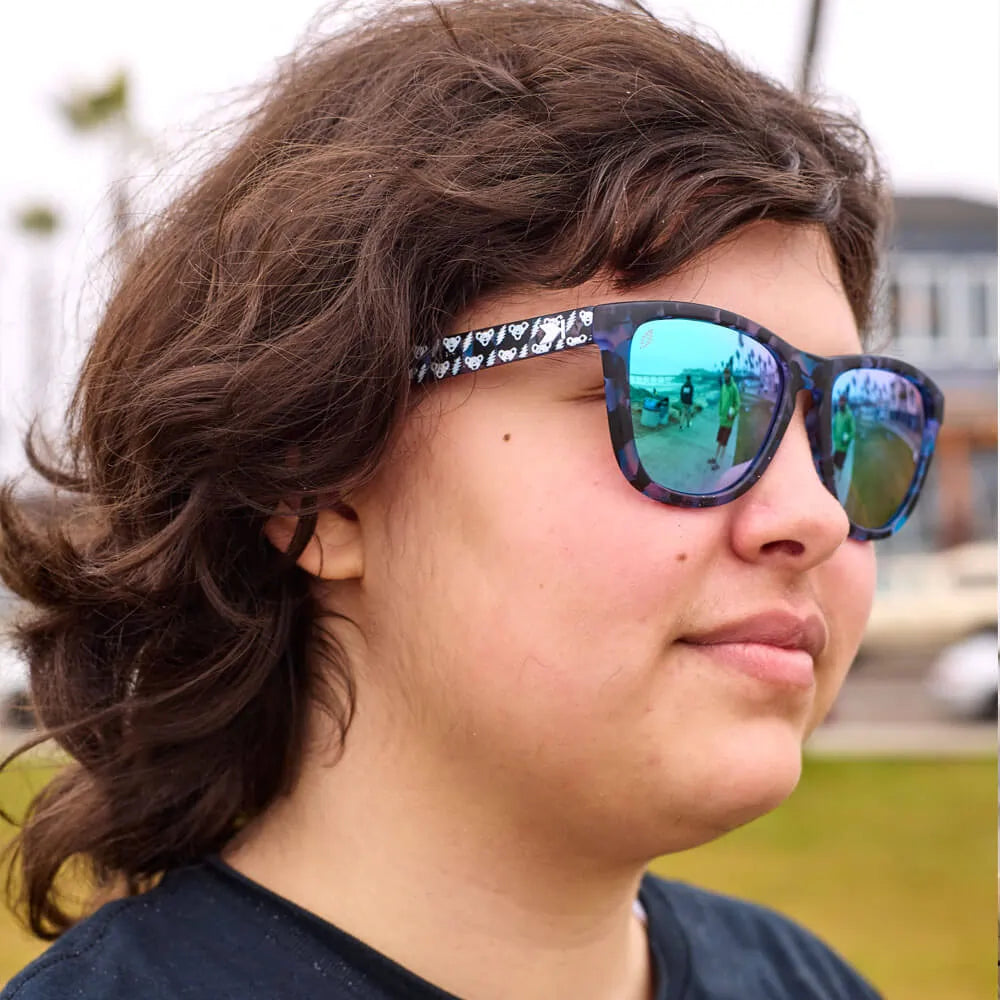 Men wearing Grateful Dead Bolt Bears Premiums Sunglasses
