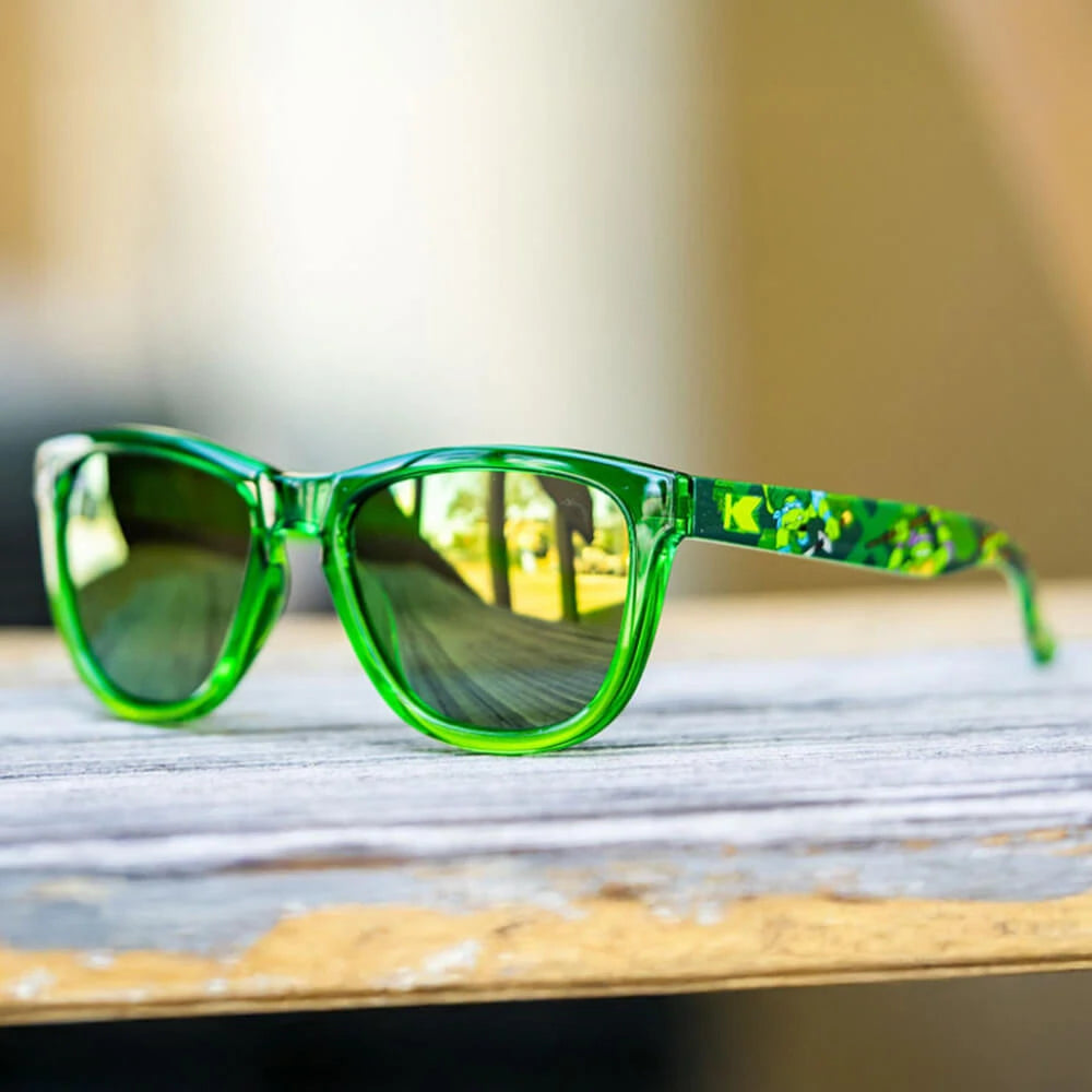 Lifestyle photo of Teenage Mutant Ninja Turtles Premiums Sung;lasses
