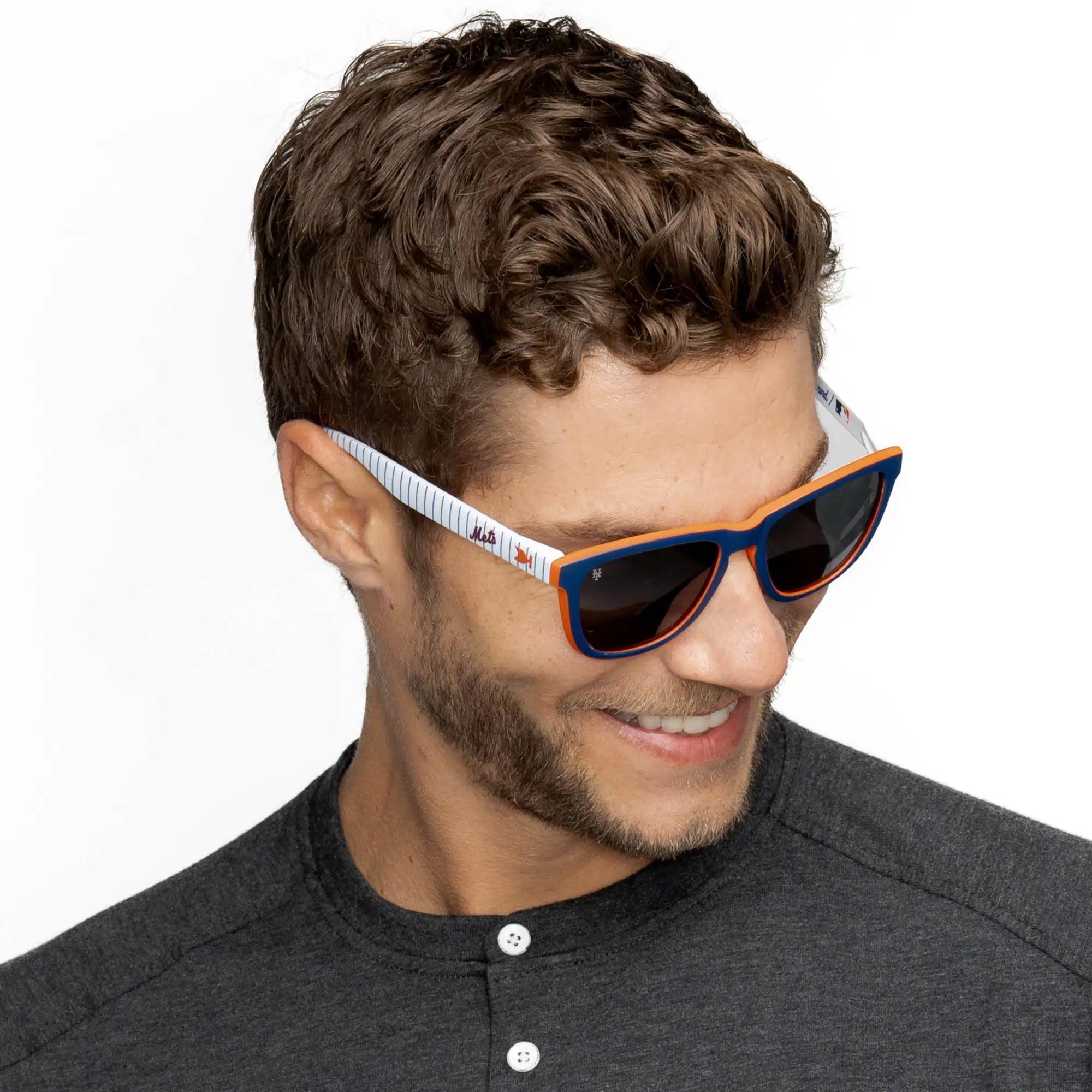 Man wearing MLB New York Mets Sunglasses