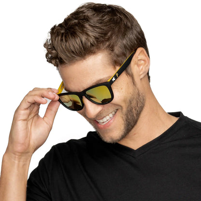 Man weaaring MLB Pittsburgh Pirates Sunglasses