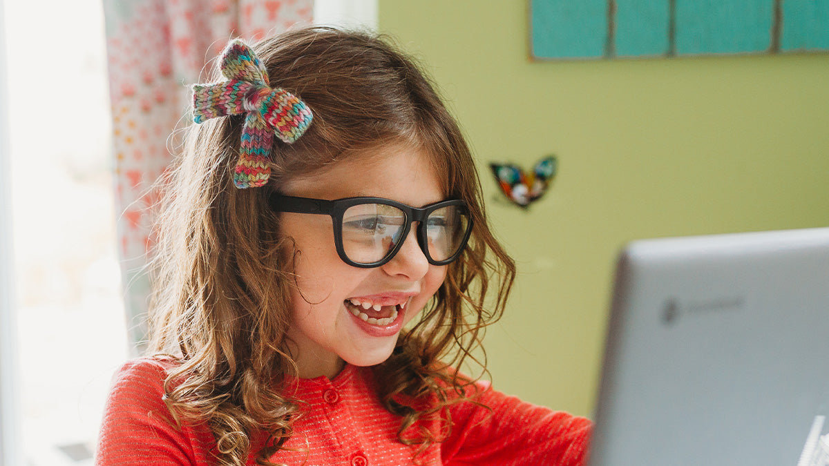 Child wearing Kids Premiums Black on Black Blue Light Blockers